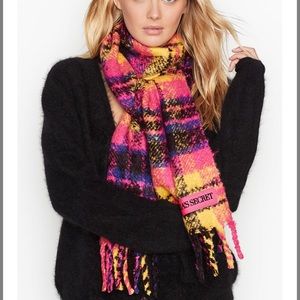 💕Victoria’s Secret Fuchsia & Yellow Plaid Scarf💕